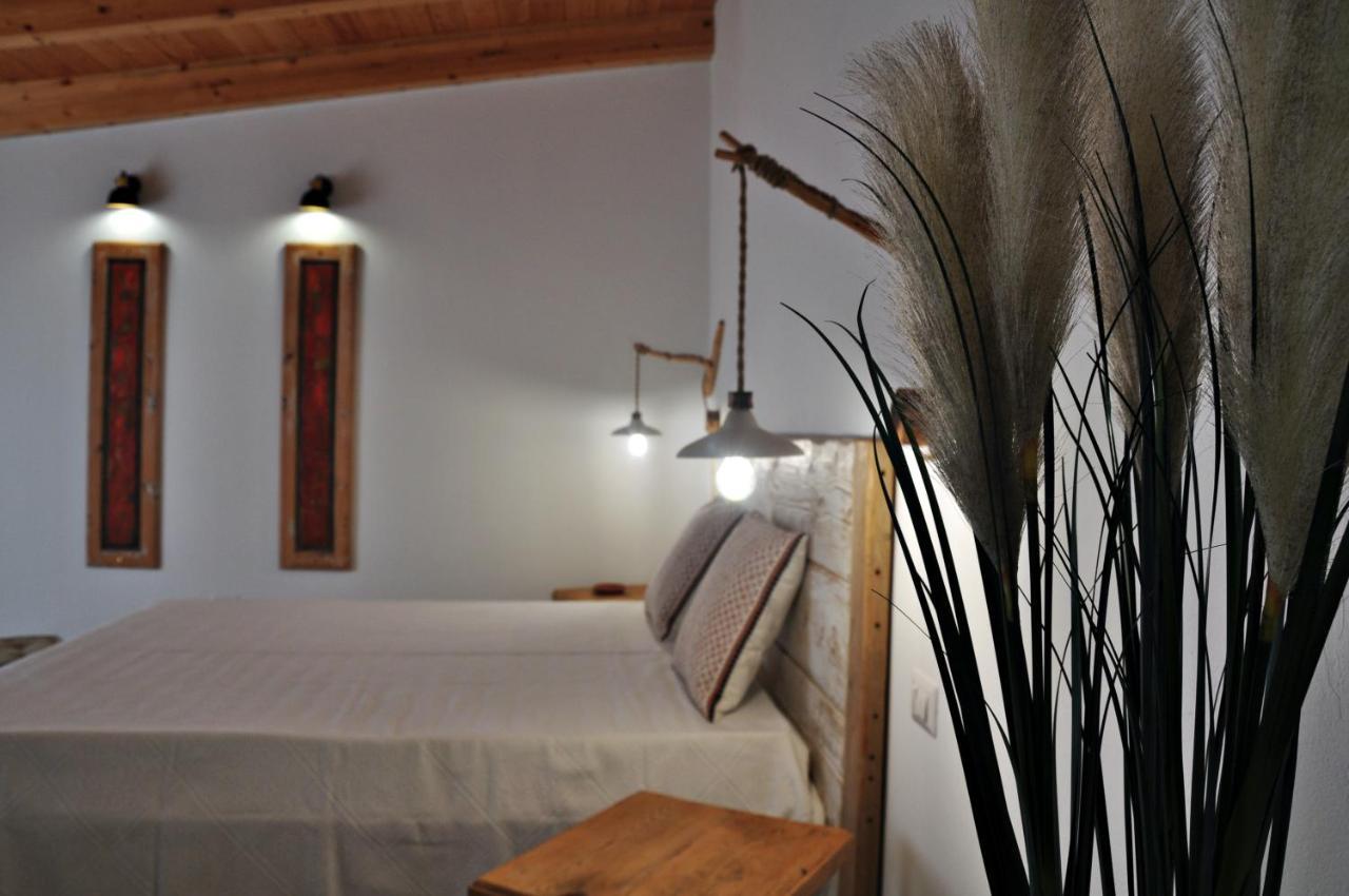 B&B Les Chambres Rooms & Suite Санта Тереза Галура Екстериор снимка